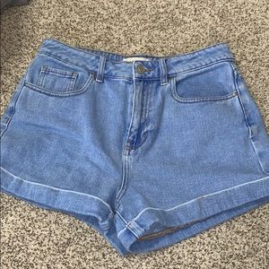 PAC sun shorts size 27